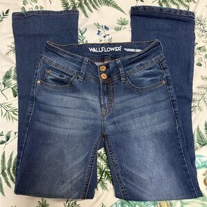 Wallflower Women's Dark Blue Boot Cut Jeans (size 5 short)